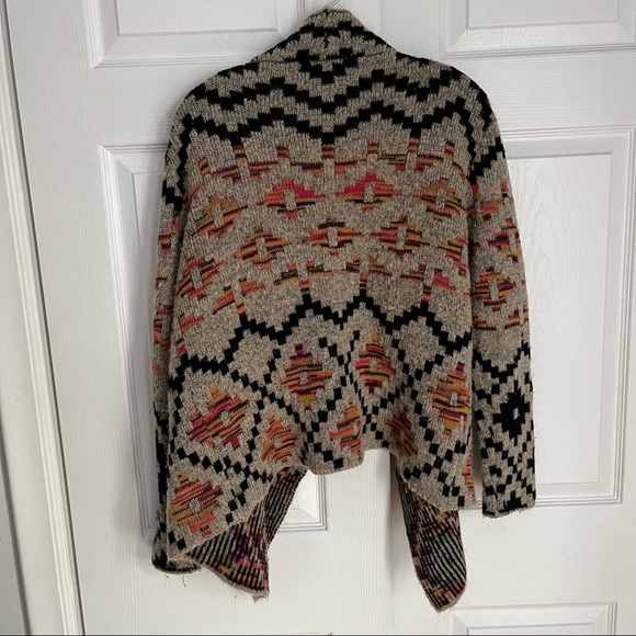 AZTEC PRINT OPEN WATERFALL COZY SWEATER BY JOHN FASHION - Picture 5 of 9